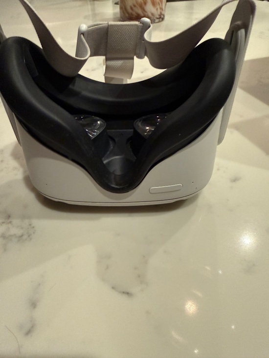 Meta Quest 2 headset - Picture 6 of 9